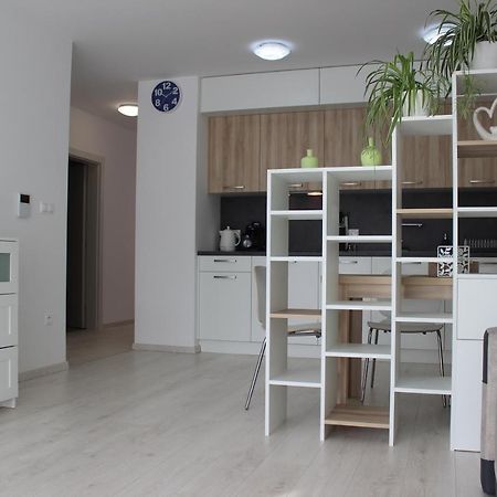 Leo Apartment Free Parking!!! ブラチスラヴァ エクステリア 写真